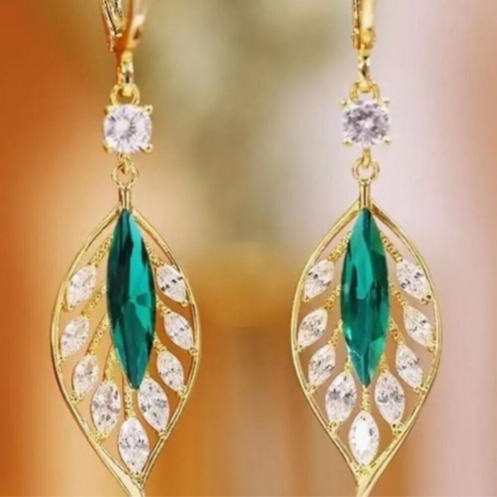 NEW 18K Gold Plated Emerald Green Crystal Leaf Drop Earrings